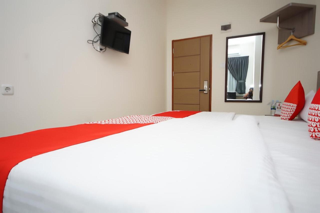 Oyo 251 The Maximus Inn Hotel Palembang Dış mekan fotoğraf