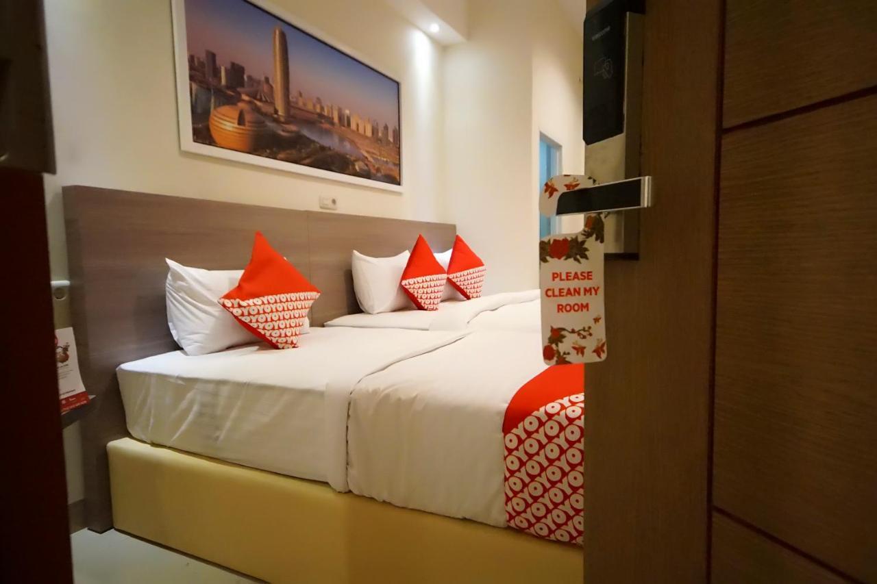 Oyo 251 The Maximus Inn Hotel Palembang Dış mekan fotoğraf