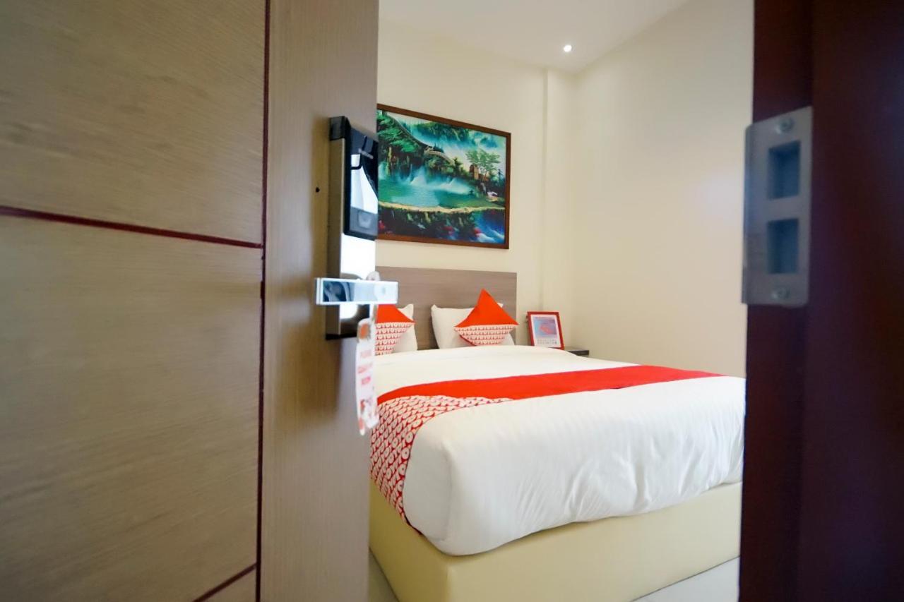 Oyo 251 The Maximus Inn Hotel Palembang Dış mekan fotoğraf