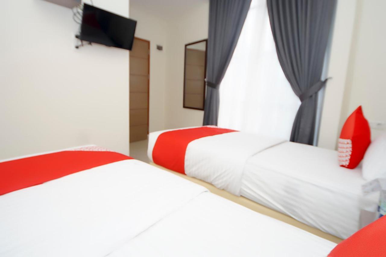 Oyo 251 The Maximus Inn Hotel Palembang Dış mekan fotoğraf