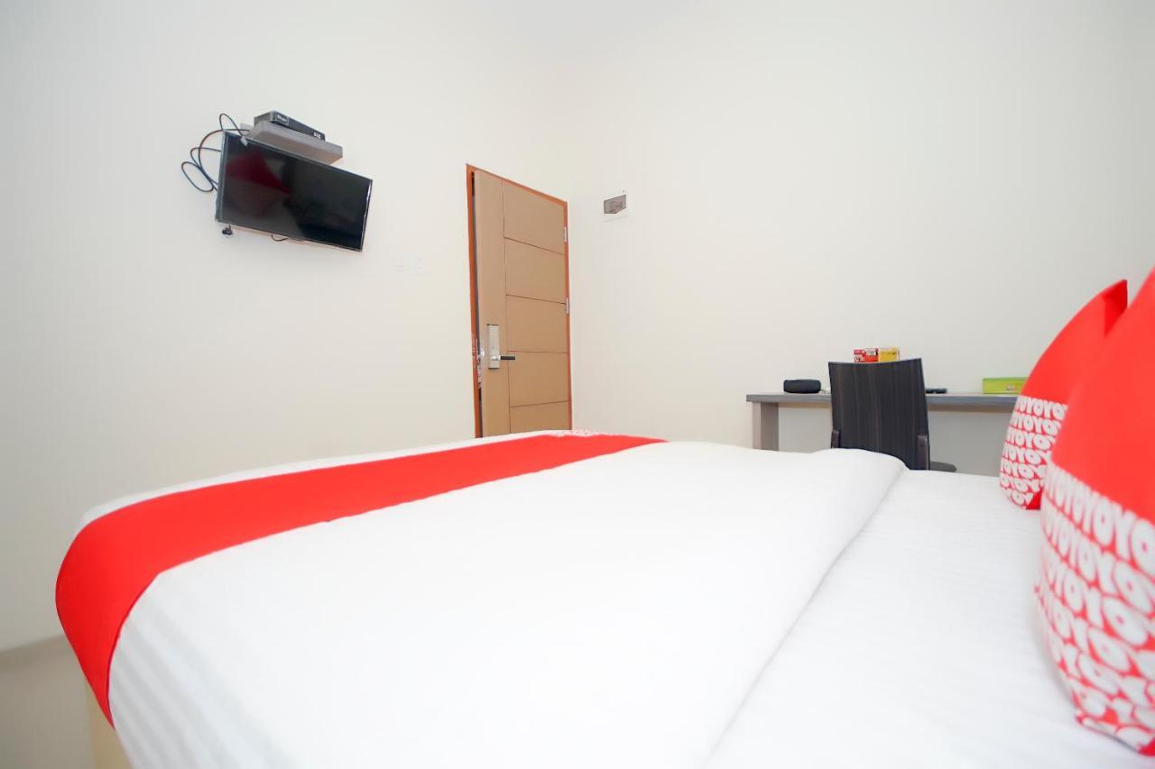 Oyo 251 The Maximus Inn Hotel Palembang Dış mekan fotoğraf